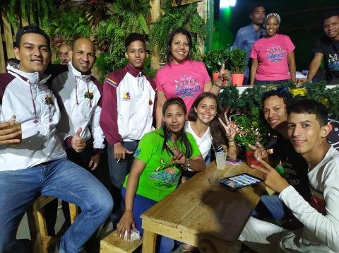 cecarrasquero's tweet photo. Buenas noches y feliz #Programa300 @ConElMazoDando y contando seran muchos mas felicitaciones camarada @dcabellor de parte del equipo de @JovenDelBarrio Venceremos #Mazo300ConChavezPorSiempre https://t.co/cH0joH3IAv