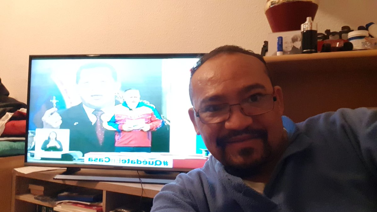 CASTROCOLINA's tweet photo. Mi Capitán @dcabellor le voy a corregir no sólo en el territorio nacional. Felicitaciones desde Alemania montando guardia para ver mi #Programa300 de @ConElMazoDando para ser multiplicador de la realidad venezolana. Dios le bendiga por tanto esfuerzo #Mazo300ConChávezPorSiempre https://t.co/EtEuQ5mIXt