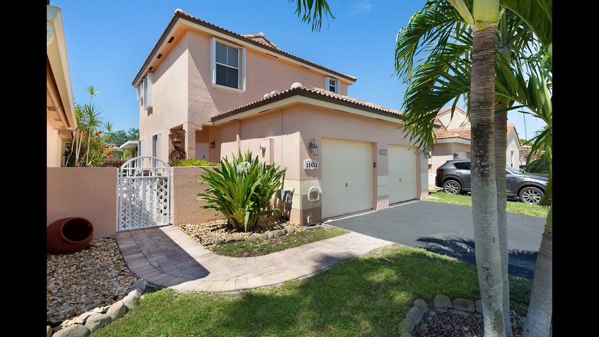 VelezPremier's tweet photo. JUST LISTED! Amazing find in the community of Dimension North at Chapel Trail! Under 10 minutes away from top rated public schools from elementary through high school. New roof, accordion shutters on all windows, water heater and dryer! Don’t miss out.

https://t.co/S58RZeQym6 https://t.co/14dI8DhKso