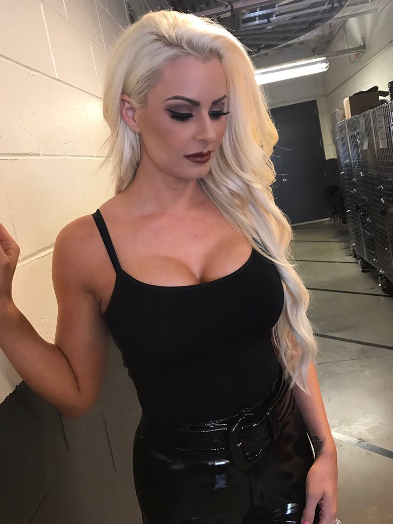 dillionaire___'s tweet photo. Charlotte or Maryse ? 👀

#Charlotte #Maryse #WWERAW #WWENXT #WWE https://t.co/M7pHJqTmcP
