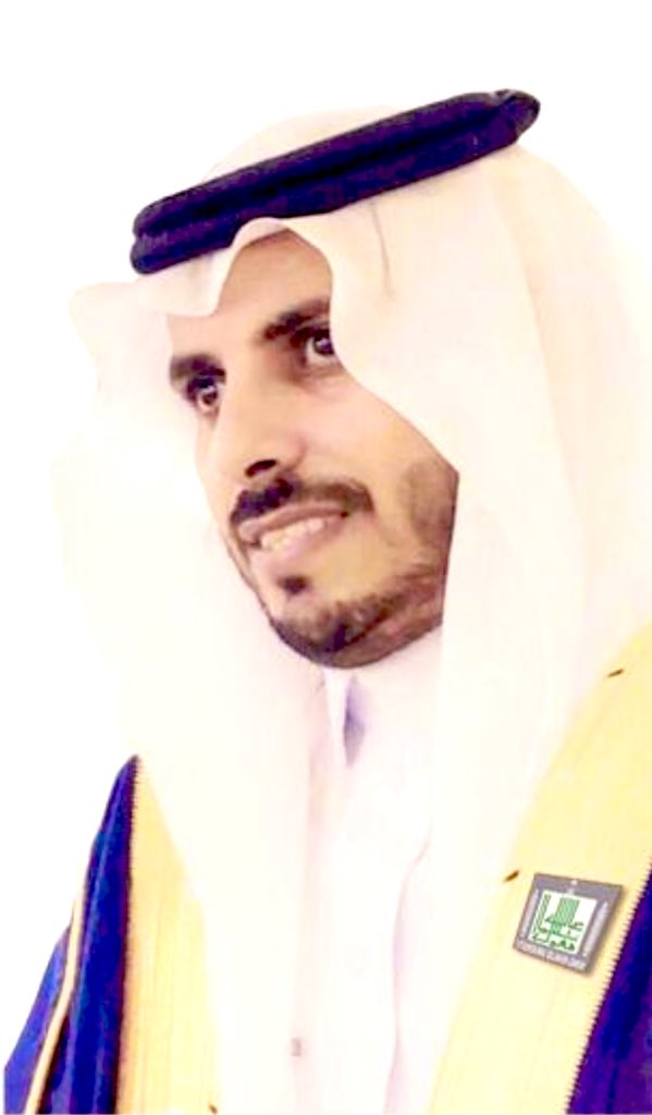 al_ghrisi's tweet photo. أزف أجمل التهاني والتبريكات                           للغالي الأستاذ عمر محمدالمشائخ @abowsm بمناسبة نيله درجة الماجستير من #جامعة_الملك_خالد بأبها تخصص #تقنيات_التعليم بتقدير ممتاز مع مرتبة الشرف الأولى  سائلاً الله أن يجعلها عوناً له في خدمة دينه ومليكه ووطنه💐💐💐 https://t.co/x8sSpoEgyO