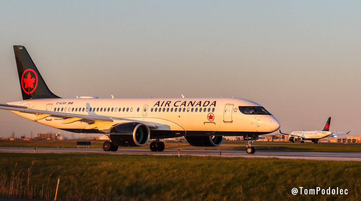 TomPodolec's tweet photo. PHOTOS Back to back Air Canada Airbus A220-300 departures from Toronto.  
#AC173 C-GROV to Edmonton
#AC155 C-GJXV to Calgary https://t.co/dwtka6lbu6