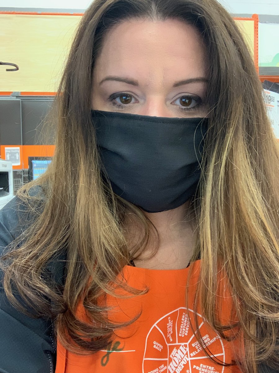 ChrisKellerHD's tweet photo. Thank you Skye from store 0957 for making hundreds of masks for our associates and the community...!!!! https://t.co/wVtVl0RkGK