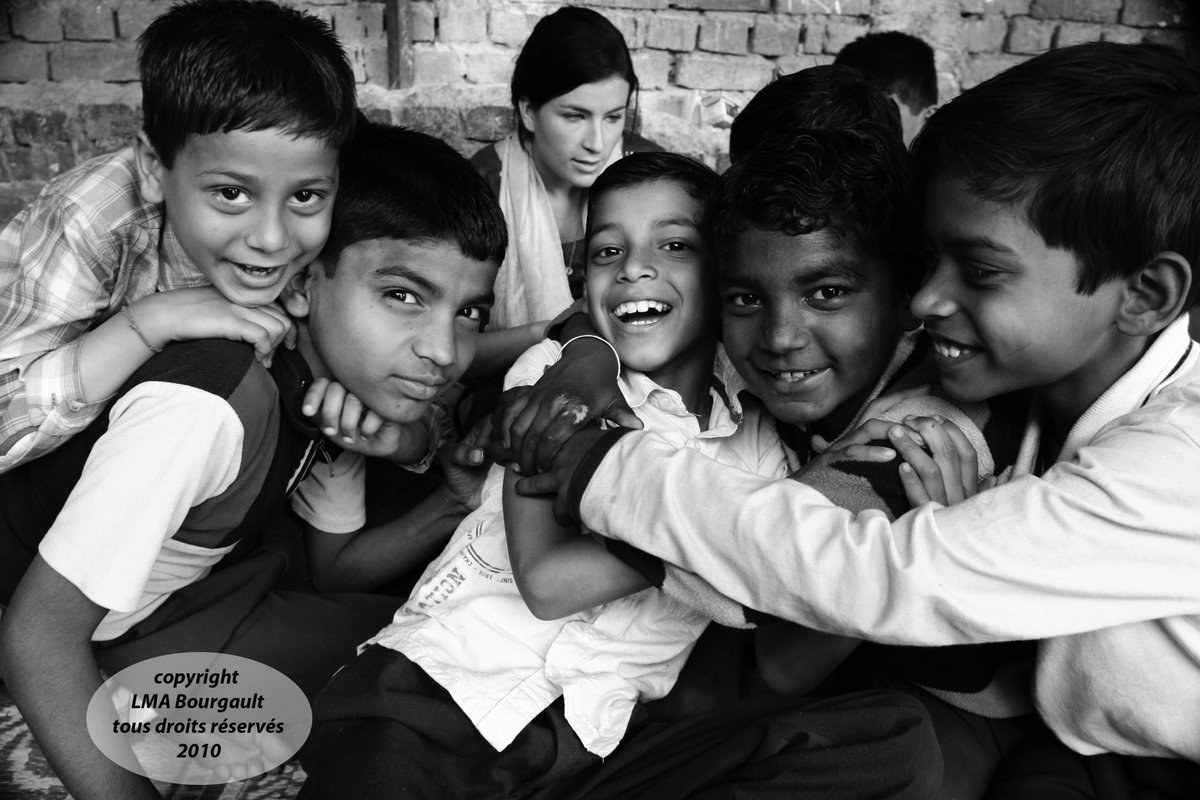 projectwhydelhi's tweet photo. These are difficult times. Worry, anxiety and stress are affecting all our lives as #coronavirus spreads.
We need our communities to be safe. We can overcome this together. Be #Kind and #SpreadSupport
#projectwhydelhi for #EducationForAll #ThursdayThoughts https://t.co/bziitypAAN