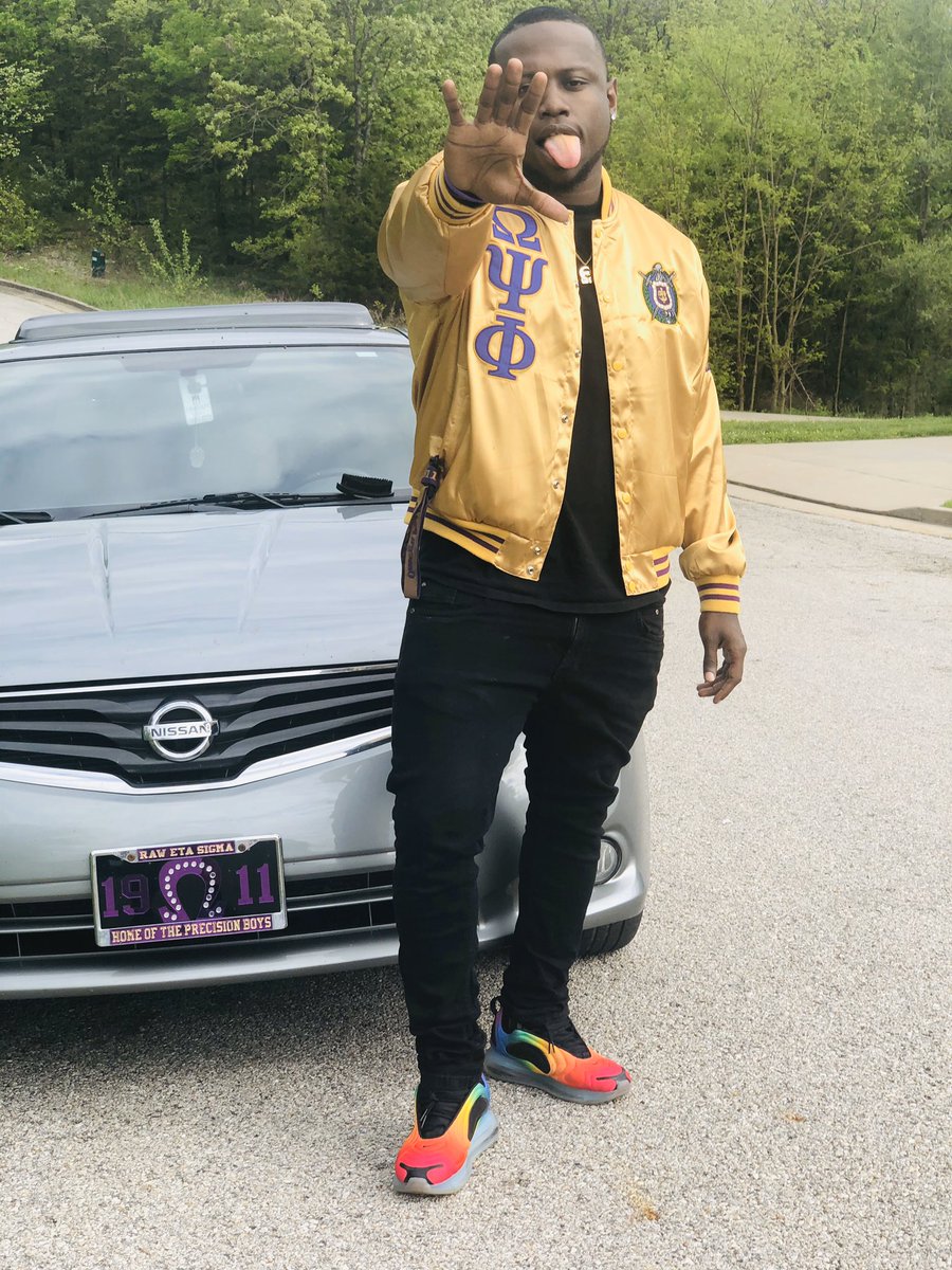 maparks22_'s tweet photo. 🗣I ain’t never worried bout what they say that they gone do to me 🙅🏾♂️ I just put in overtime ⏰ I’m doing numbers like it’s 2 of me🐶🐶 #CharterDay #LongLiveEtaSig #84Years #MotherPearl #8thD #MightyRaw https://t.co/jC7zWYE7OF