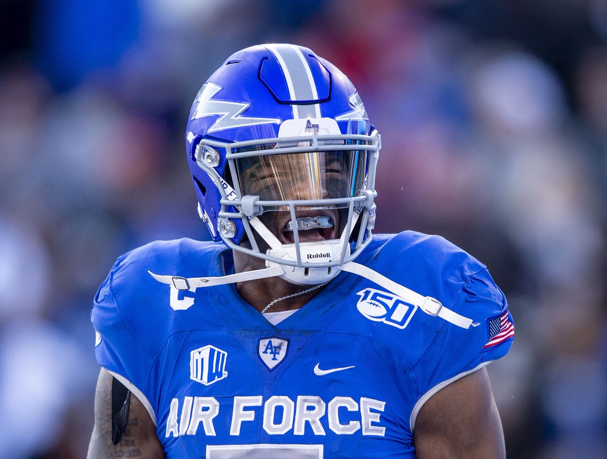 DiegoSolis1234's tweet photo. I’m very excited to receive a full ride scholarship offer to the United States Air Force Academy! @CoachRoachLJ @QBCoachJerome @jake8shakes @JsonCarter https://t.co/4u1CQbLjzG