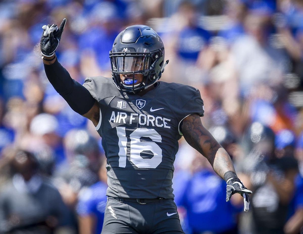 DiegoSolis1234's tweet photo. I’m very excited to receive a full ride scholarship offer to the United States Air Force Academy! @CoachRoachLJ @QBCoachJerome @jake8shakes @JsonCarter https://t.co/4u1CQbLjzG