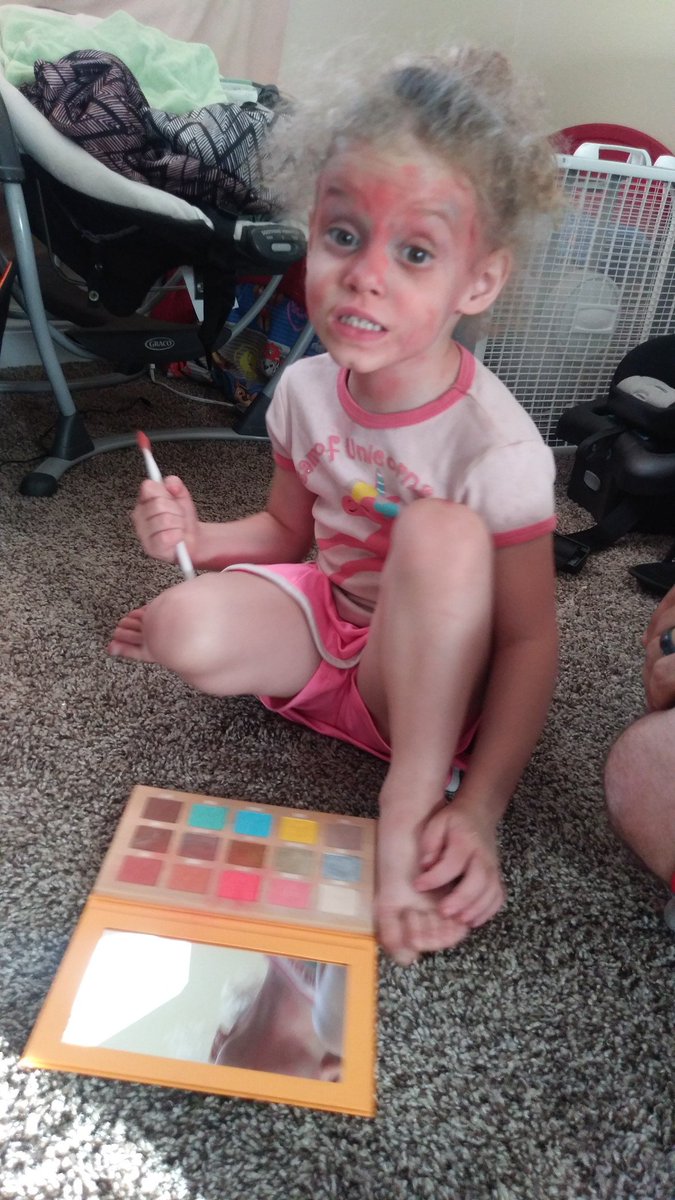 trinny_bee's tweet photo. Gave baby girl my @JeffreeStar thirsty palette and she decided she wanted to be a lobster 😂😍💖 https://t.co/OBH9X3BKkC