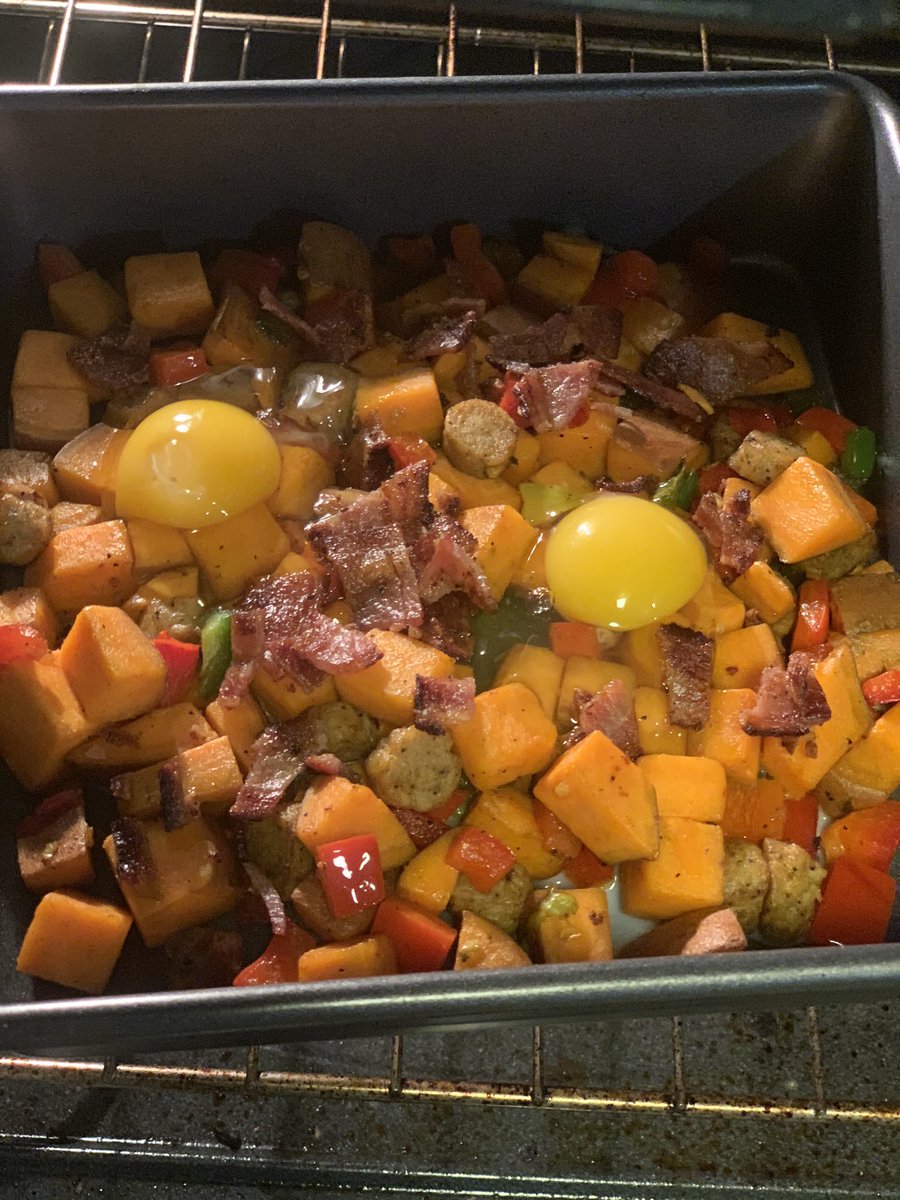 Jessica__Bourne's tweet photo. Another successful Wed night #CookingWithClara 🍳🍽 w/my #ATTLadies @ClaraHustad @Stephanitely @Dzeggers @jamikadoakes @ATTWomenOfBiz #SweetPotatoHash #Bfast4Dinner https://t.co/GnZpuFjjVR