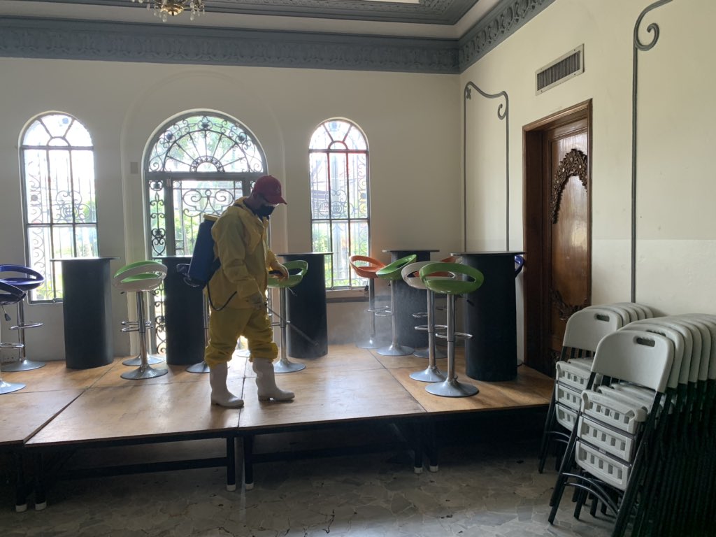 Dentro del asocio entre la Micro Región Región El Bálsamo <a href="/MREBsv/">MREB</a> y <a href="/GlasswingSV/">GlasswingSV</a>; este día se concretizo por parte de la <a href="/MREBsv/">MREB</a> la Sanitizacion de las instalaciones centrales y del Castillo Venturoso #JuntosHacemosLaDiferencia <a href="/franciscolirasv/">🇸🇻 Francisco Lira</a>