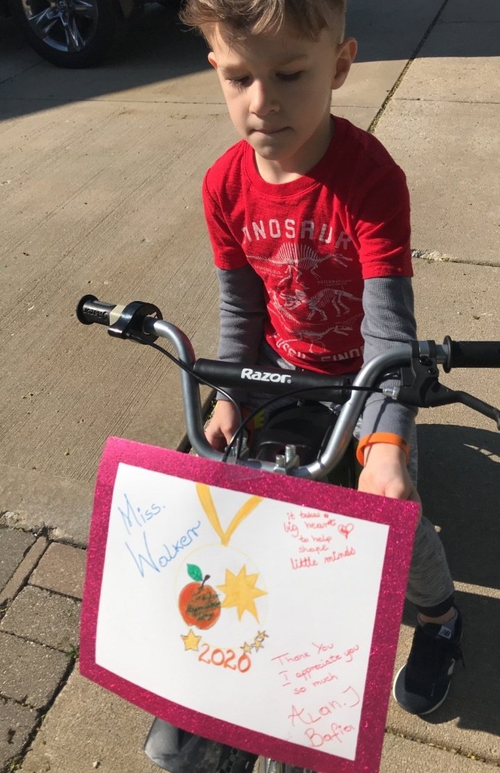 MissWalkerBSD's tweet photo. I've gotten some pretty awesome awards, cards and messages in the past couple of days from my kiddos. Here's a really special one! ♥️♥️♥️ #howtweetitis111 #frypossibilities @harryefryschool @BurbankSD111 https://t.co/3wqSwz4tW7
