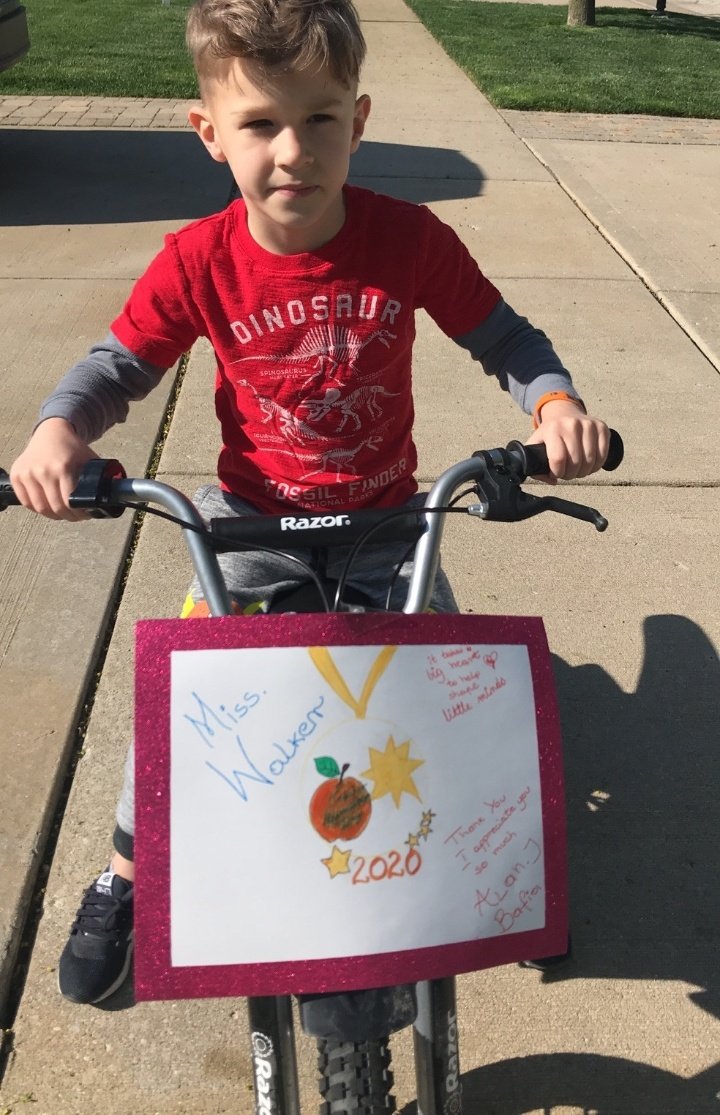 MissWalkerBSD's tweet photo. I've gotten some pretty awesome awards, cards and messages in the past couple of days from my kiddos. Here's a really special one! ♥️♥️♥️ #howtweetitis111 #frypossibilities @harryefryschool @BurbankSD111 https://t.co/3wqSwz4tW7