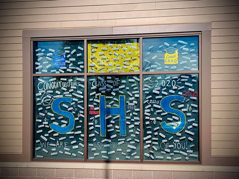 MrsCarterSHS's tweet photo. The #Shrewsbury @Starbucks is open and showing their BIG love for our BIGGEST class in history - 2020! You are all special beyond words and the whole community knows it! @2020SHS https://t.co/illLKVLqIm