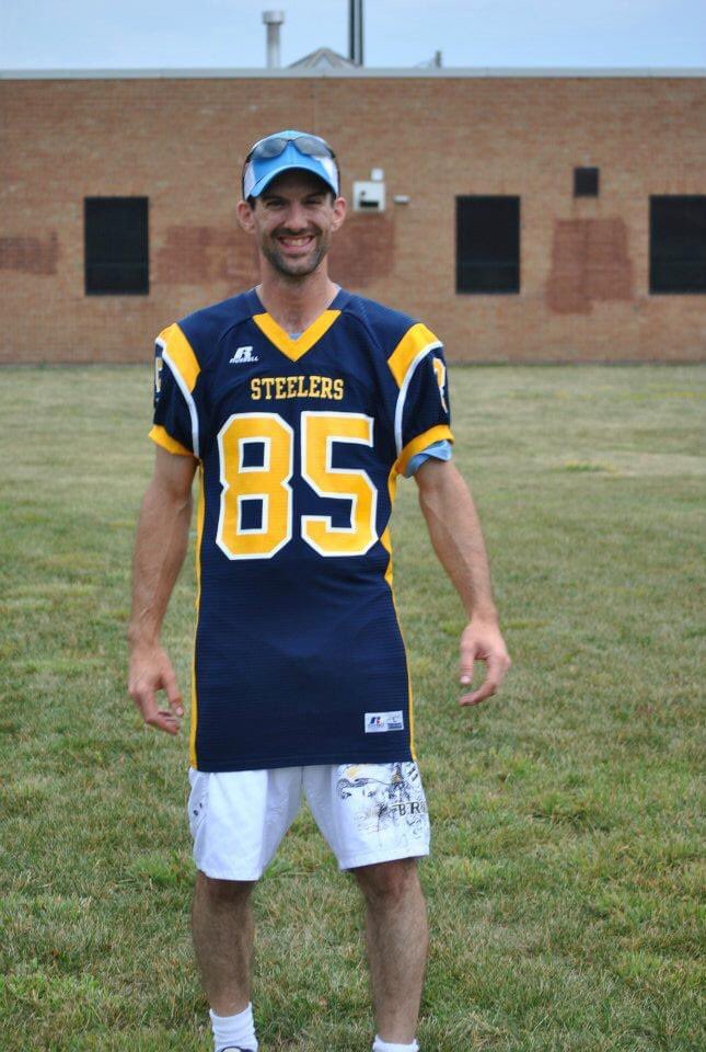 IllinoisRetro's tweet photo. BIG NEWS happening in the Illinois facility. Grandson of old man dan,  Dan Leduc JR has SIGNED! He is also 43.... Never too late! @CoastalRetro  #Illini #oldmanstrength #oldmanspeed #oldmanhands https://t.co/eUfv6trDV3