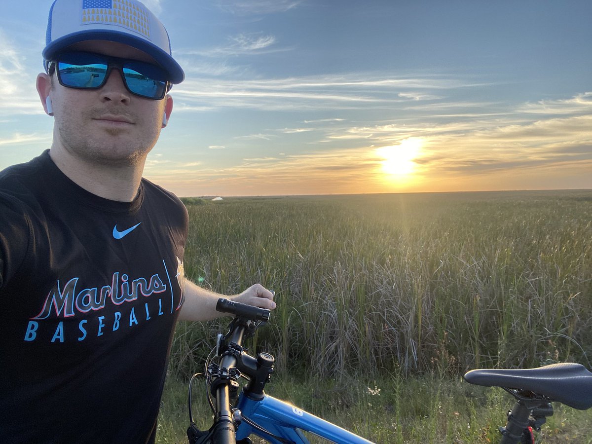 ABucceri122's tweet photo. Another sunset ride with no @Marlins baseball to watch after 😞  #playball https://t.co/9Wkp3bRbM2