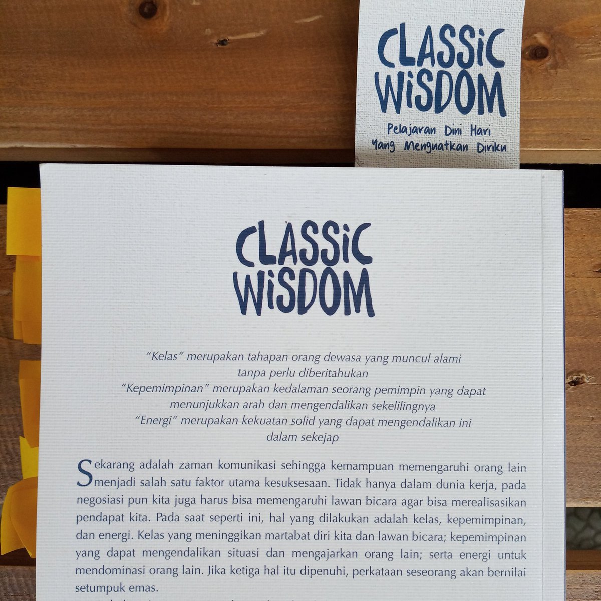 ossekiki's tweet photo. Bagaimana cara untuk mendapatkan kebijaksanaan? Salah satu caranya adalah membaca Buku "Classic Wisdom" ini yang memuat 90 kalimat mutiara dari buku-buku yang disebut juga sebagai karya Humaniora Timur. 
#ClassicWisdom #Kelas #Kepemimpinan #Energi #Kebijaksanaan #DEWASA https://t.co/Mr8VsC5W6o