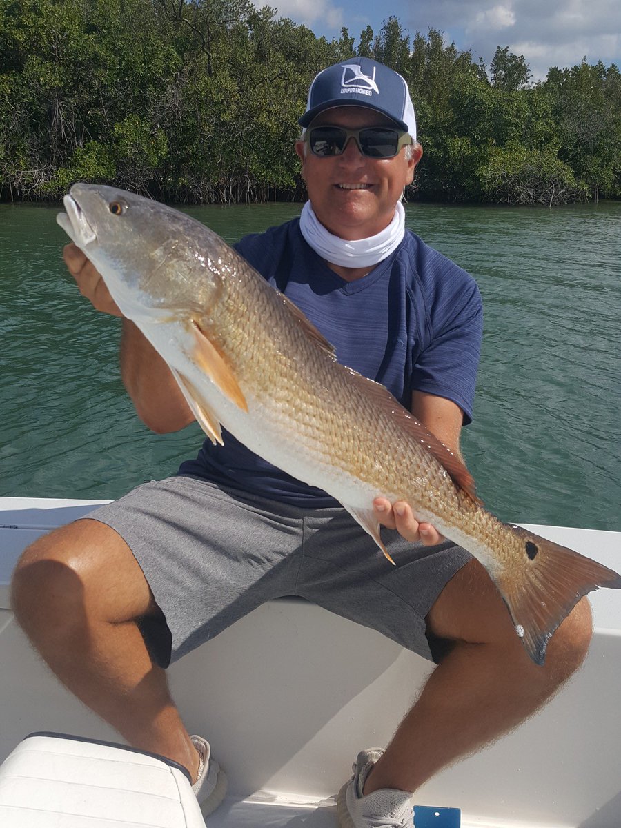 DukePGA's tweet photo. What a great day out on the water with a good friend @FishVeroBeach A lot of laughs and a lot of catching fish and maybe a lesson in golf or two out on the boat, LOL. #staysafe #openingbackup @TommyBahama https://t.co/9F1PKfsu6w