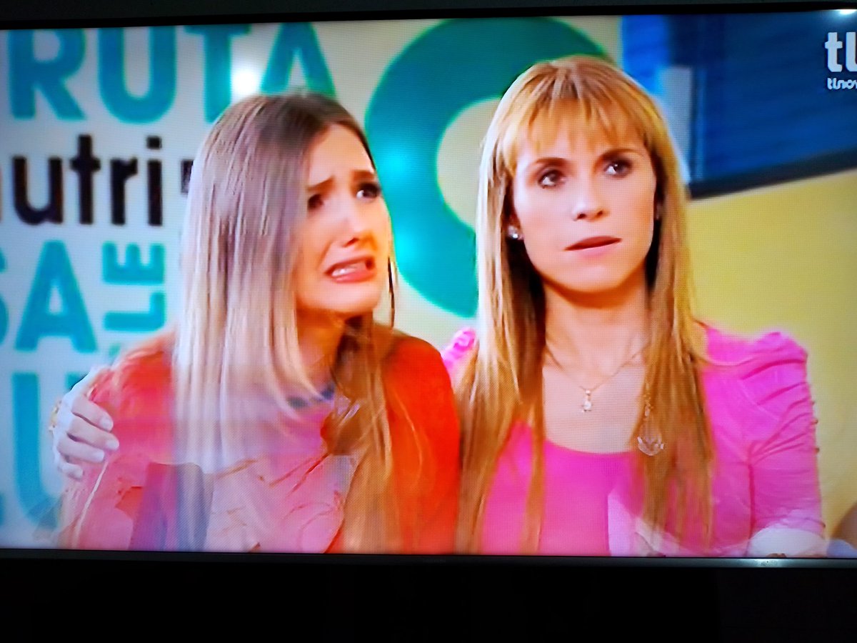 emilianosanches's tweet photo. Son las mejores @ERIKILLA_GARCIA y @KMoesgen en #AmoresConTrampa ♥️💛💚💛💚💛💚💛💚💛💚💛💚 https://t.co/7U3pJnqa9r