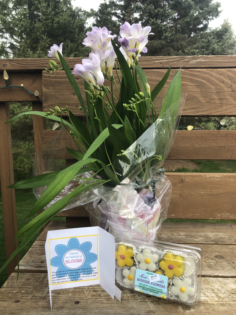 Lisakinderteach's tweet photo. I am truly blessed to work @LincolnK8School  - the best school in the universe!!  Thank you @LincolnK8PPT  for making your teachers  feel special and for partnering with us to help our students learn all year long!!😀❤️ https://t.co/g51RxsecPX