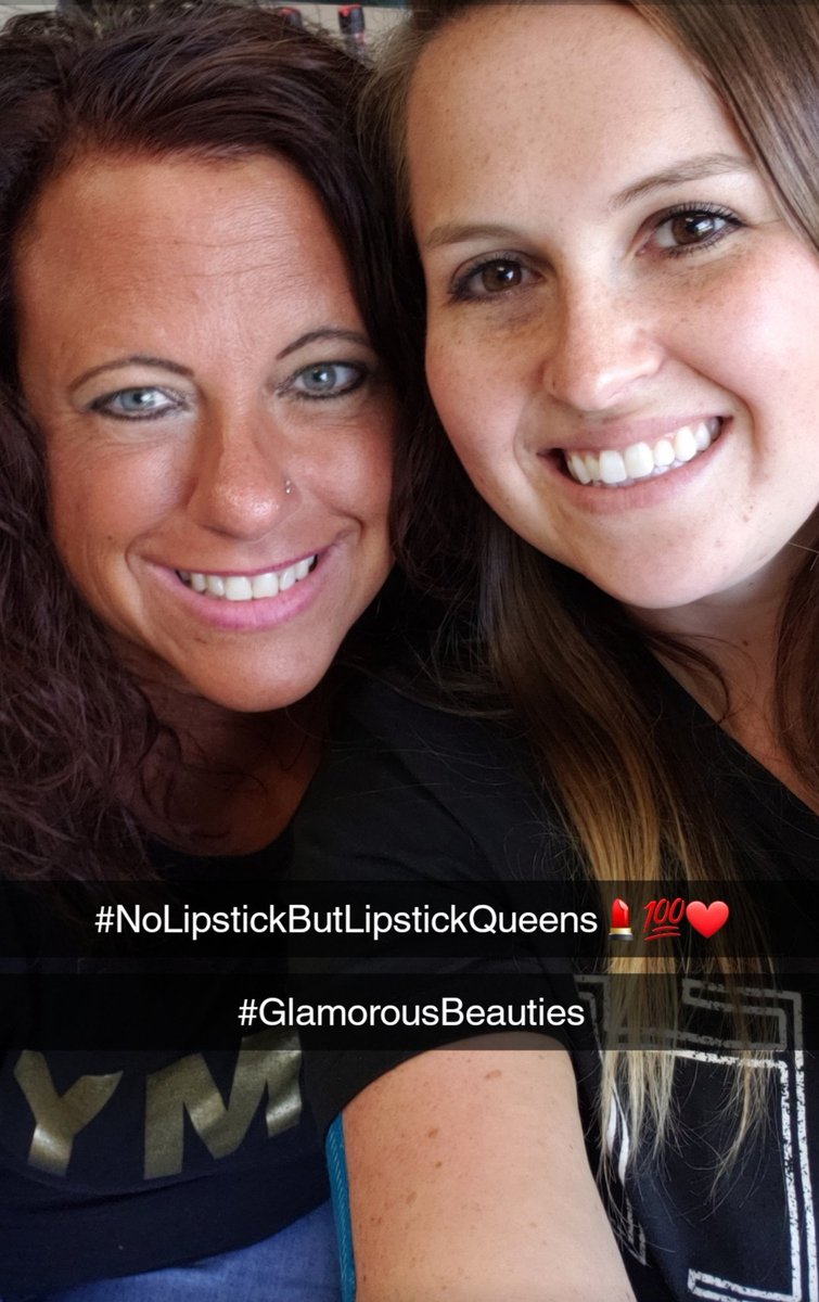 pegfortune's tweet photo. Happy bday to my dear friend #SFFPG....T  #WuNWl  #FancyFace I love love love you! 🎂🍍💄❤🤞 @KarisaHewitt https://t.co/TLUyRVeJC8