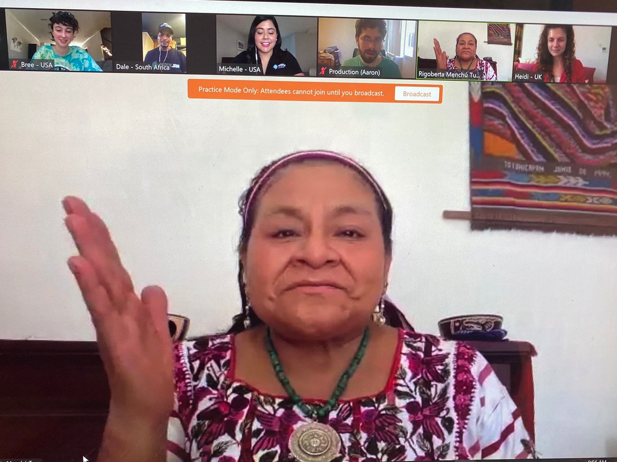 RigobertMenchu's tweet photo. Les envío mucha fuerza y energías positivas, para ustedes, sus familias y sus comunidades.
#OneBillionActsofPeace
#PeaceJamFoundation
#FundaciónRigobertaMenchúTum
#NobelPeacePrize https://t.co/Ui2Jnujr5u