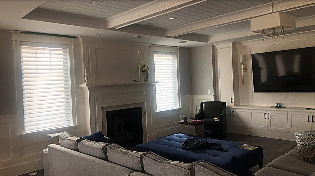 TEXEURODRAPERY's tweet photo. Maintaining Privacy While Still Filling Your Room With a Soft Glow Is What Makes #Silhouette @Shades a Great Choice For Your Window. Learn More About Silhouettes And What Makes Them So Unique.. https://t.co/9Xi62s8xag Contact Us For Your Next Window Treatment Project! 😊☀️ https://t.co/rls8HHwHOC
