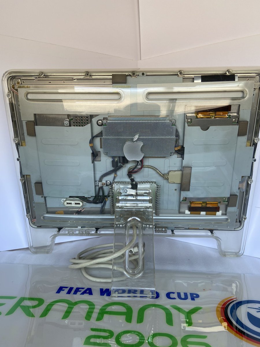 foryouueki's tweet image. これでも、いいかな？
でも分解掃除の途中だから最後で使えなくなったりしたら....

＃MacＧ4  #Apple  #レトロpc 
#Appleモニター