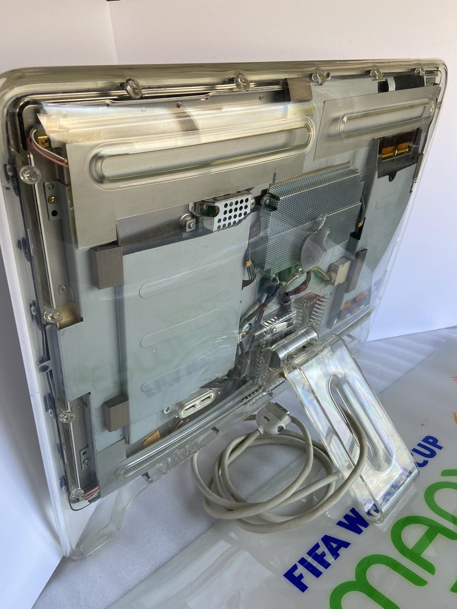 foryouueki's tweet image. これでも、いいかな？
でも分解掃除の途中だから最後で使えなくなったりしたら....

＃MacＧ4  #Apple  #レトロpc 
#Appleモニター