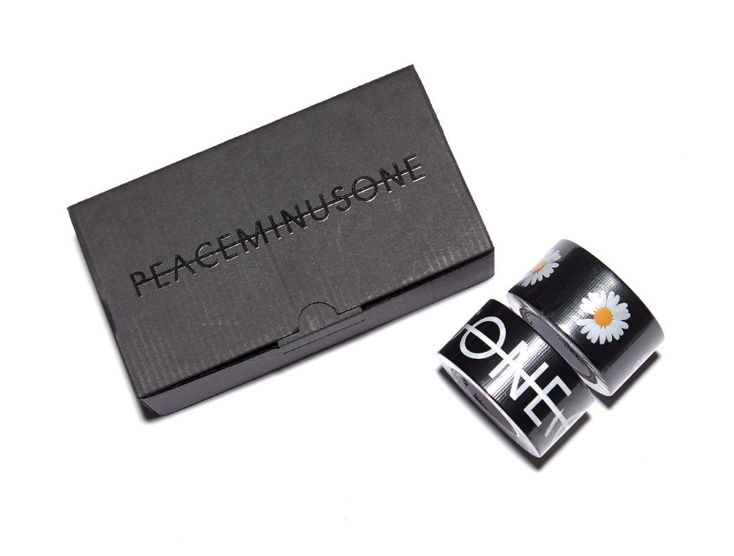 the moon under the stars. tweet media