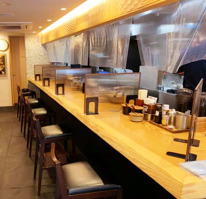 hakata_ikkousha's tweet image. 博多一幸舎　総本店
本日よりメニューを絞って、時間短縮で営業再開いたしました。

コロナ対策もしっかりと。
厨房内でもディスタンス。

お弁当も引き続き販売します。
皆さまよろしくお願いします‼️

ikkousha.com/news/4539