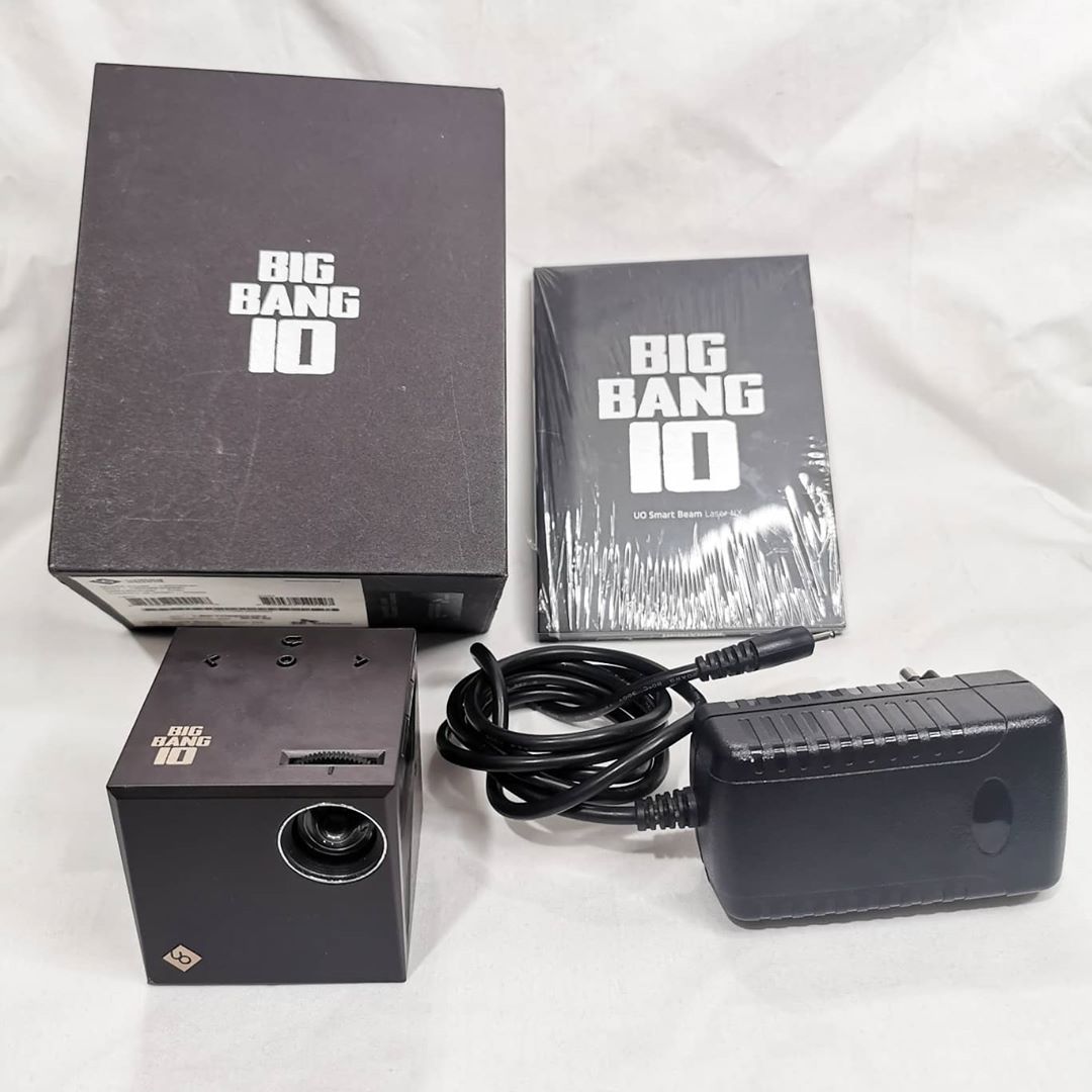 the moon under the stars. tweet media