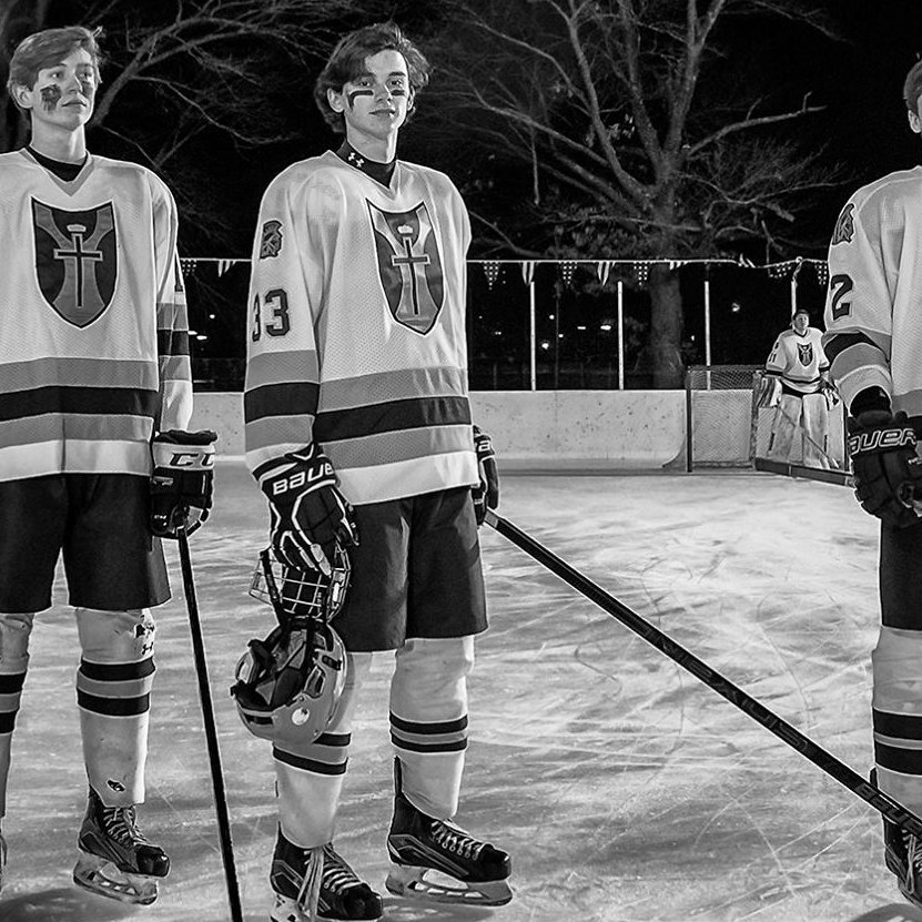 CoachDurso's tweet photo. Many thanks to our out-going @DESMETHOCKEYSTL President @michelle_abel5 for all her work on behalf of the organization this year and in the past. #thankyou #womanforothers #AMDG https://t.co/eqORPUiWVG
