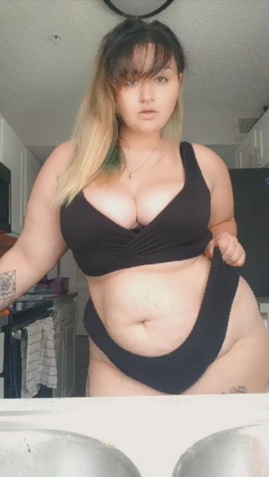 Cum have fun with me. https://t.co/Dk98L6UPtS