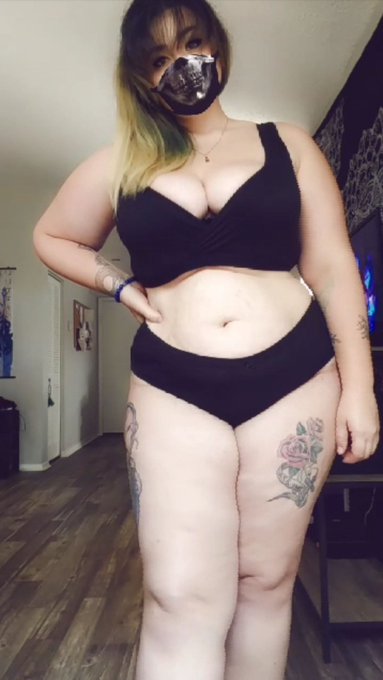Cum have fun with me. https://t.co/Dk98L6UPtS