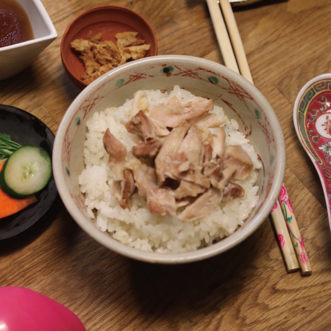 ট ইট র Netflix Japan ネットフリックス ネットフリックスでおうち飯 ストリート グルメを求めて の 台湾編で訪れたのは 嘉義市の 劉里長鶏肉飯 50年前から続く伝統の味です 作品を見ながら鶏肉飯を味わえば 活気あふれる屋台を訪ねた気分に