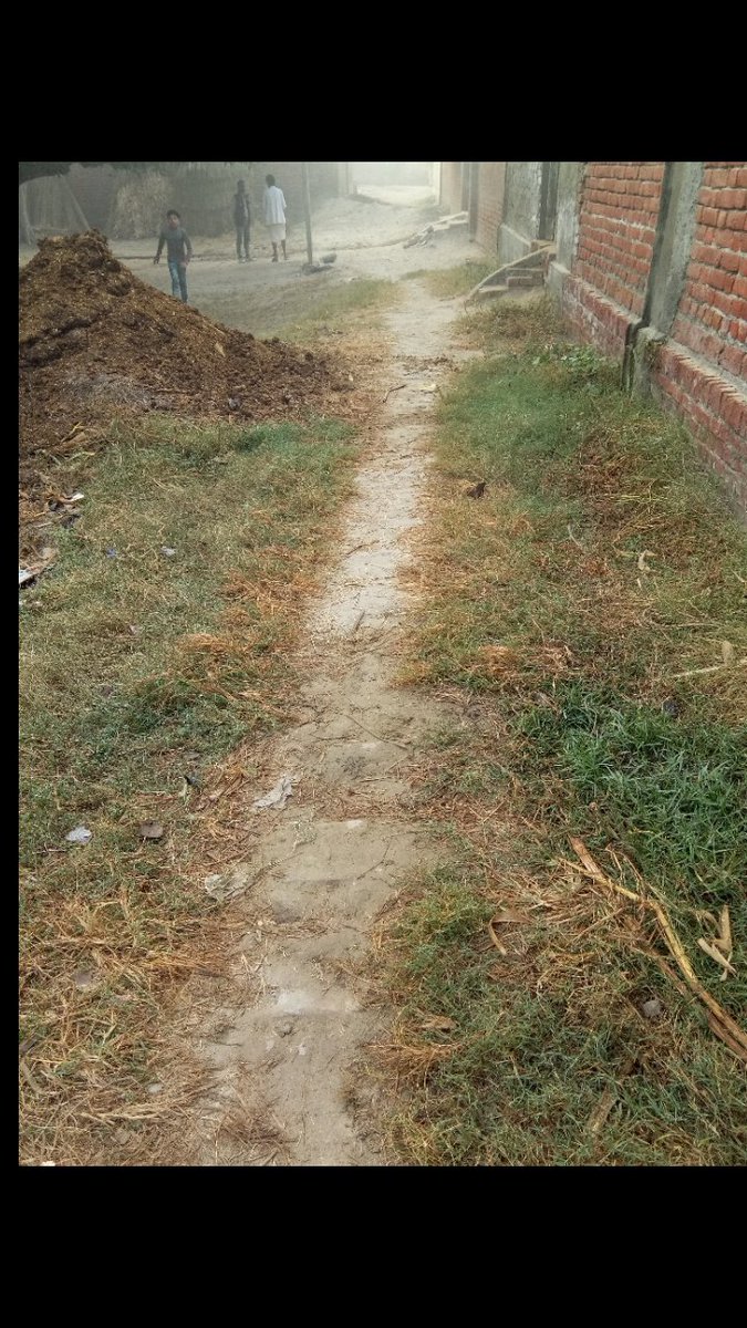 Yogendr9415's tweet photo. @DmKasganj @PMOIndia @CMOfficeUP @UPGovt @ChiefSecyUP सर आपका कार्य सराहनीय और प्रसंसा योग्य है।लेकिन मैं थोड़ा विचलित भी हूँ क्योंकि आज दिनांक तक मेरी शिकायत का निवारण नहीं हुआ है आमजनमानस परेशान हैं दवंगो ने आज दिनांक तक रास्ता नहीं खोला है। कृपया संज्ञान लेकर त्वरित कार्यवाही करने की कृपा करें। https://t.co/v9kPrBE6vu