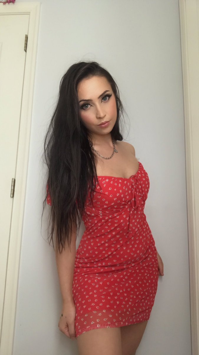 nadia_annes's tweet photo. would you say hiii to her👉🏻👈🏻 https://t.co/UXkCdGhC4e