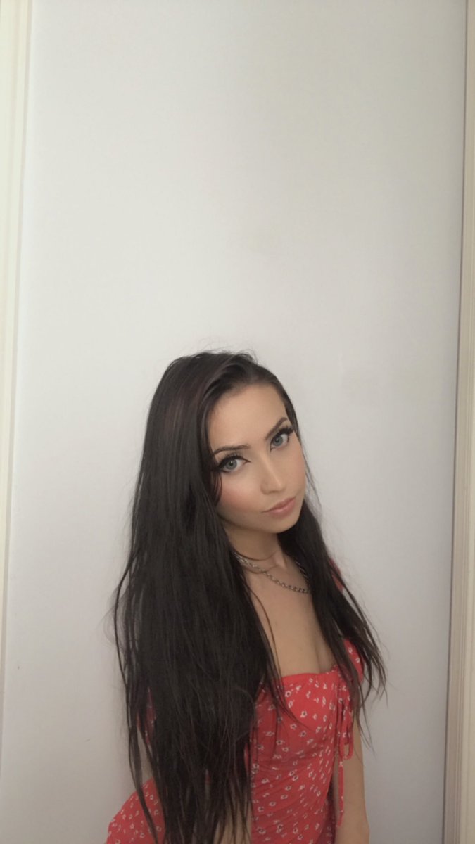 nadia_annes's tweet photo. would you say hiii to her👉🏻👈🏻 https://t.co/UXkCdGhC4e
