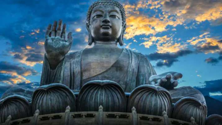 QuantumSalvati1's tweet photo. "If a man can control his mind he can find the way to Enlightenment, and all wisdom and virtue will naturally come to him."
#BuddhaPurnima #BuddhaJayanti #Buddhapurnima2020 #Buddha https://t.co/eu3JXzqxEq