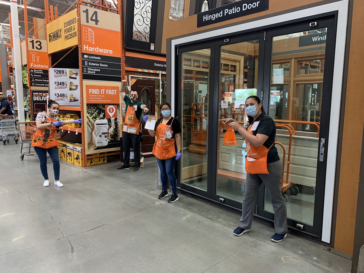 Great job Cindy! Cashier of the month!