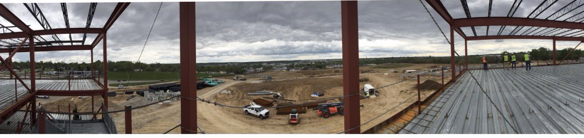 DistrictOperat1's tweet image. Imagine being in class on the top floor of the new ⁦@OmahaPubSchool⁩ high school at 60th and L St. and this was your view.  Wow!
#REALJoy  #OPSProud