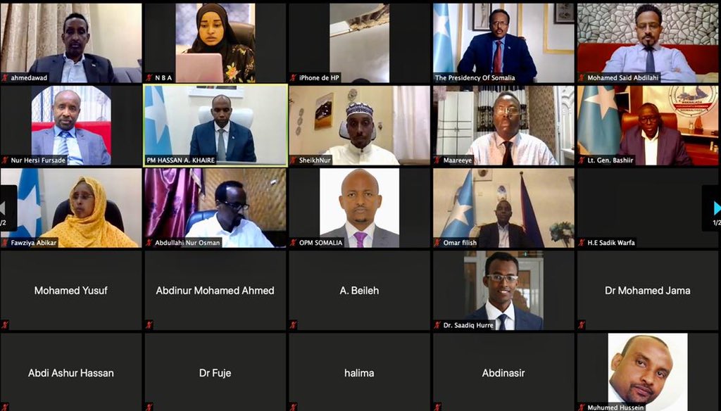 TheVillaSomalia's tweet photo. Madaxweyne Farmaajo ayaa ku bogaadiyey Raiisul Wasaaraha Xukuumadda Federaalka Soomaaliya Mudane Xasan Cali Khayre, laamaha caafimaadka dalka iyo Guddiga Qaran ee Xakameynta Cudurka COVID-19 dadaalka mugga weyn ee ay ku bixinayaan badqabka caafimaad ee shacabka Soomaaliyeed. https://t.co/4OFXfgLLI8