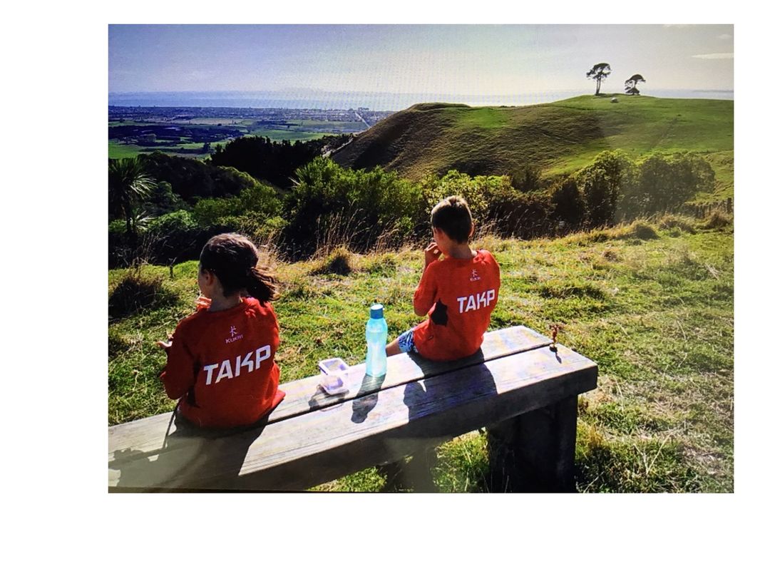 Distance Learning PE at its finest... a quick walk up the Pāpāmoa hills between writing and reading for these students today! <a href="/andymunn10/">Andy Munn</a> #remotelearningtakp #takpschool