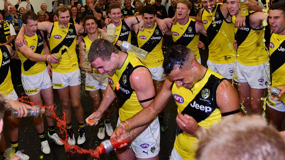 Tigers_of_Old's tweet photo. Handy couple of youngsters celebrating their first win vs #PortAdelaide at Adelaide Oval, round 4, 2019.
#thefuture #JackRoss #SydneyStack #gotiges https://t.co/rTYBRn6xYp