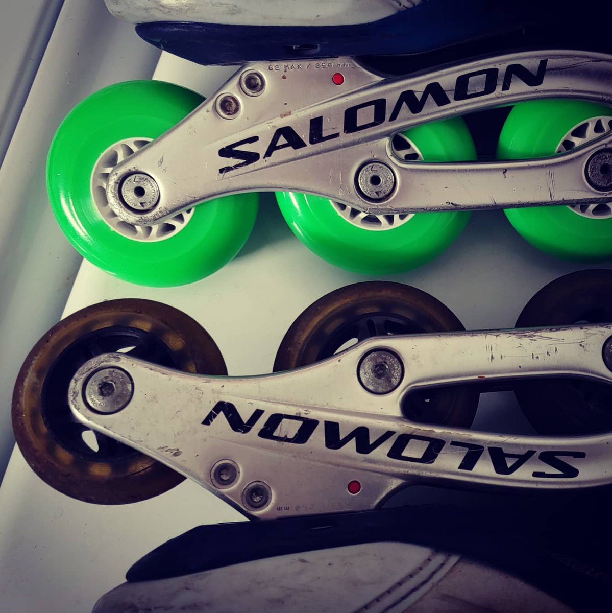 RyInSpace's tweet photo. I started skating from distant campus parking spots in August & I knew them I needed new wheels. I'm looking forward to not feeling all the bumps I felt on my 5.6 mile skate today! And yes, my skates are 20+ years old! #Rollerblade #SkateOrDie #Labeda #Salomon #IneedNewBearings https://t.co/AeV68TmaEs