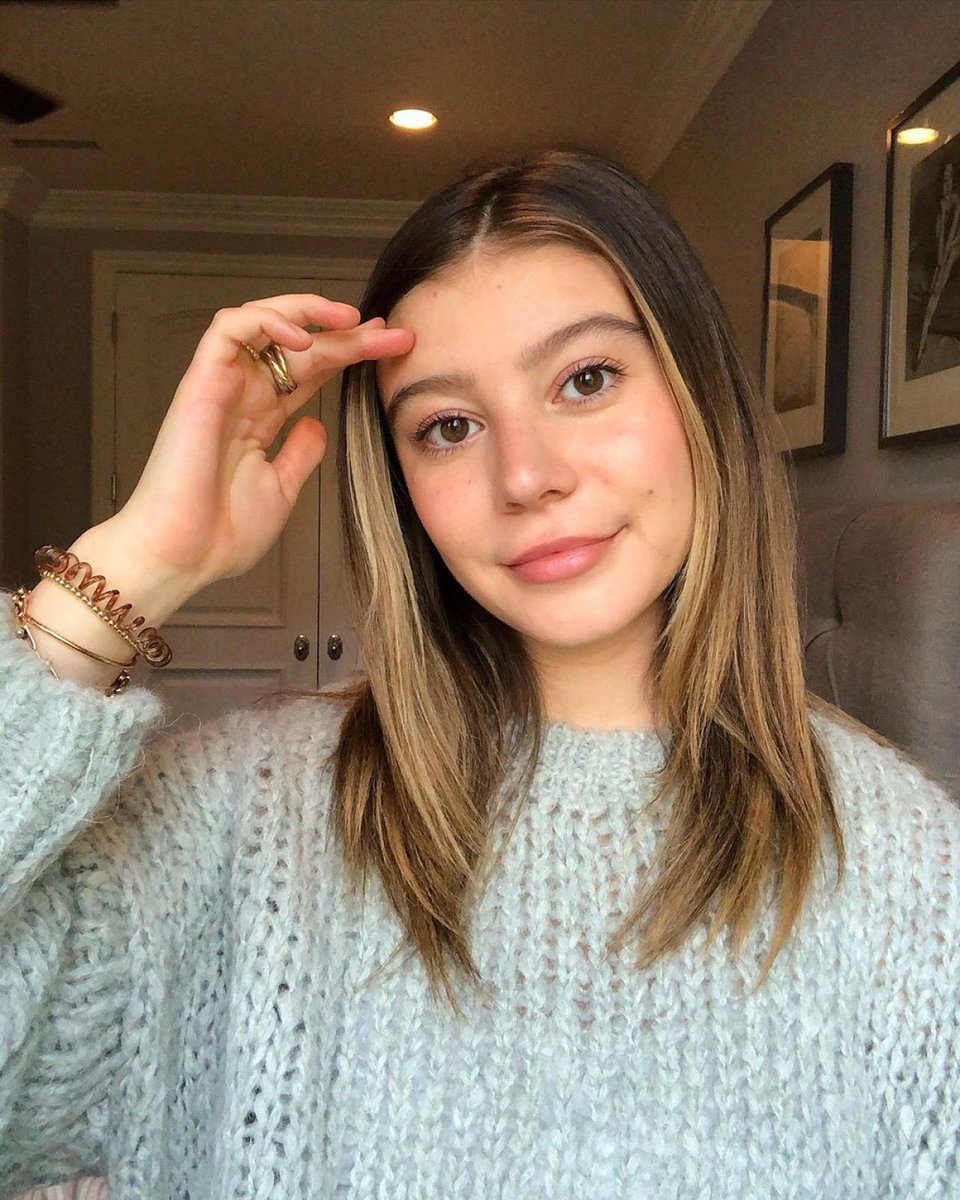 chvnfrds's tweet photo. just found out she’s 21 and i don’t know how to process this information https://t.co/lkpXepPkvI