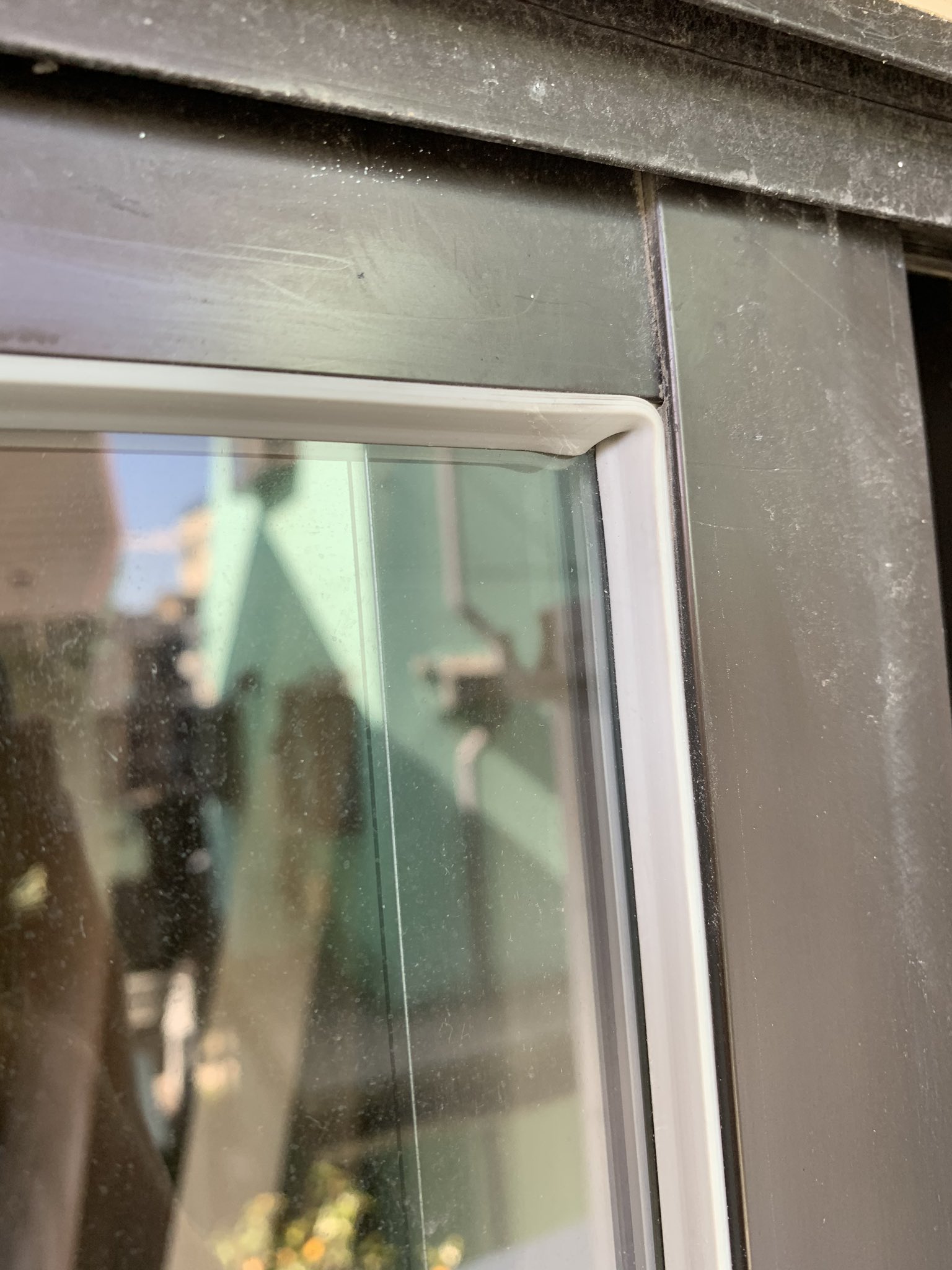 טוויטר ドア 窓修理のプロ 窓ライフ בטוויטר 本日は窓ガラスのビート交換をいたしました ゴムの劣化やカビなどの汚れは掃除をしても綺麗にならないので 交換をオススメいたします ビート交換 ガラスパッキン交換 窓ガラスのゴム T Co Zuvd0rgg0m