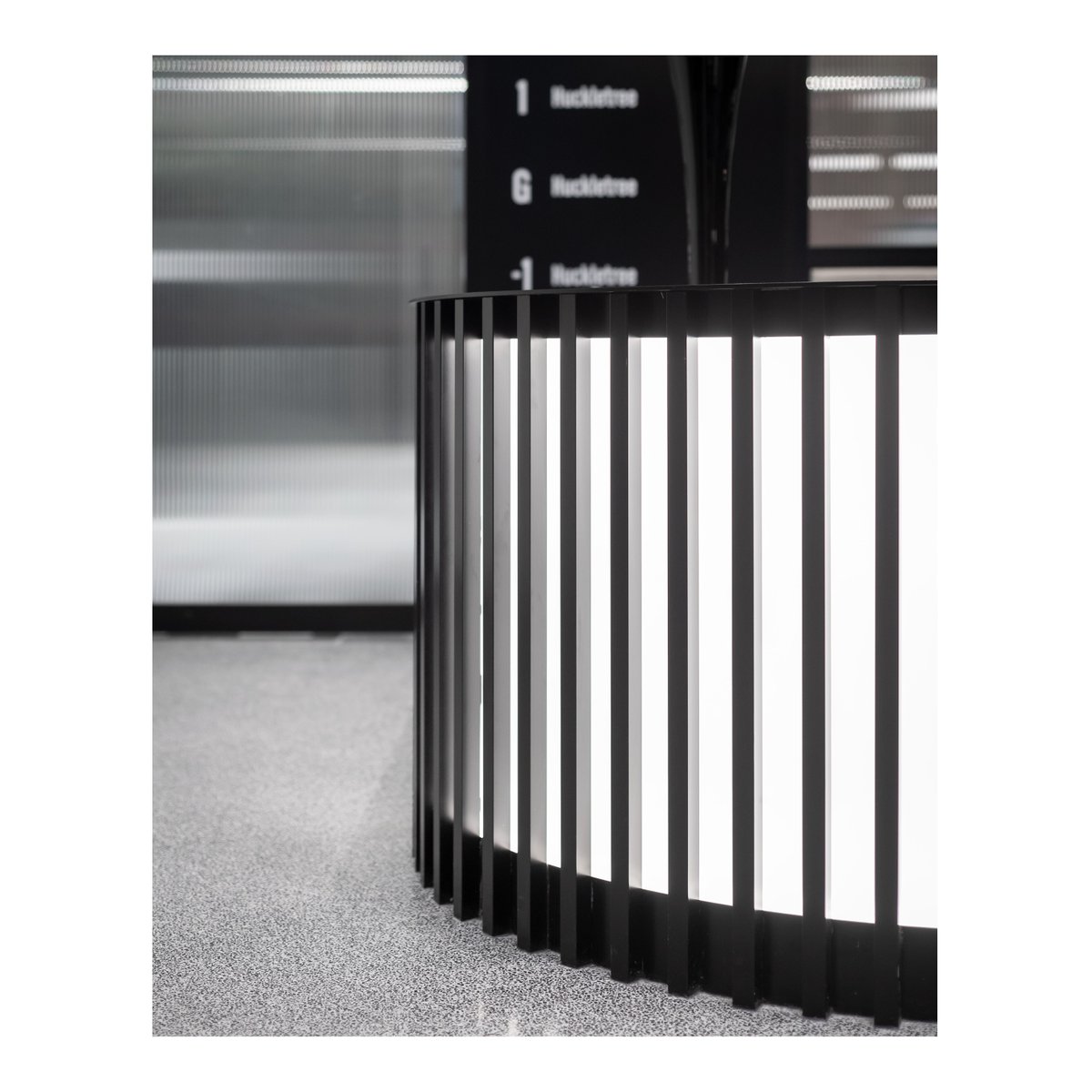 BenAdamsArch's tweet photo. Express Building #details - including vintage newspaper prints in the double-height reception.
#BenAdamsArchitects #ExpressBuilding #Manchester #Architecture #Design #InteriorDesign https://t.co/rB9VWZFsEl
