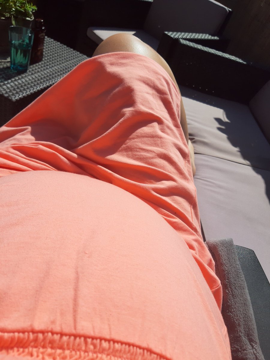Sternen__glanz's tweet photo. Bäuchlein wächst 🤩 die Hälfte ist geschafft 😍 #pregnantlady #20weeks  #TwitchDE https://t.co/e1yUJ2fpzI