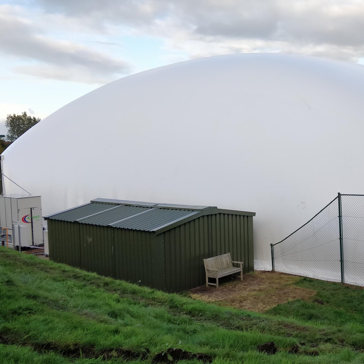 covairdomes's tweet photo. This photo gives you an idea of the size of the dome and what it's capable of hosting inside - from full on tennis tournaments to friendly tennis games between friends. We are sure that #DavidLloyd in #WestBridgeford have been using it to the max for their members.

#tennisdome https://t.co/gVm0mE7WWu